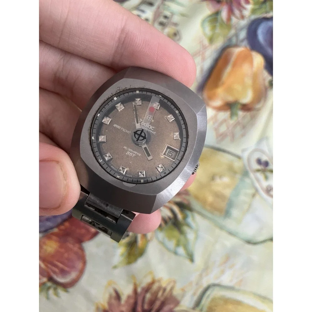 VTG 1970s Zodiac Mystery Dial Astrographic SST Stainless Steel Black Dial Watch